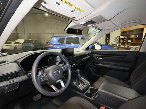 Used 2025 Honda CR-V LX image 9