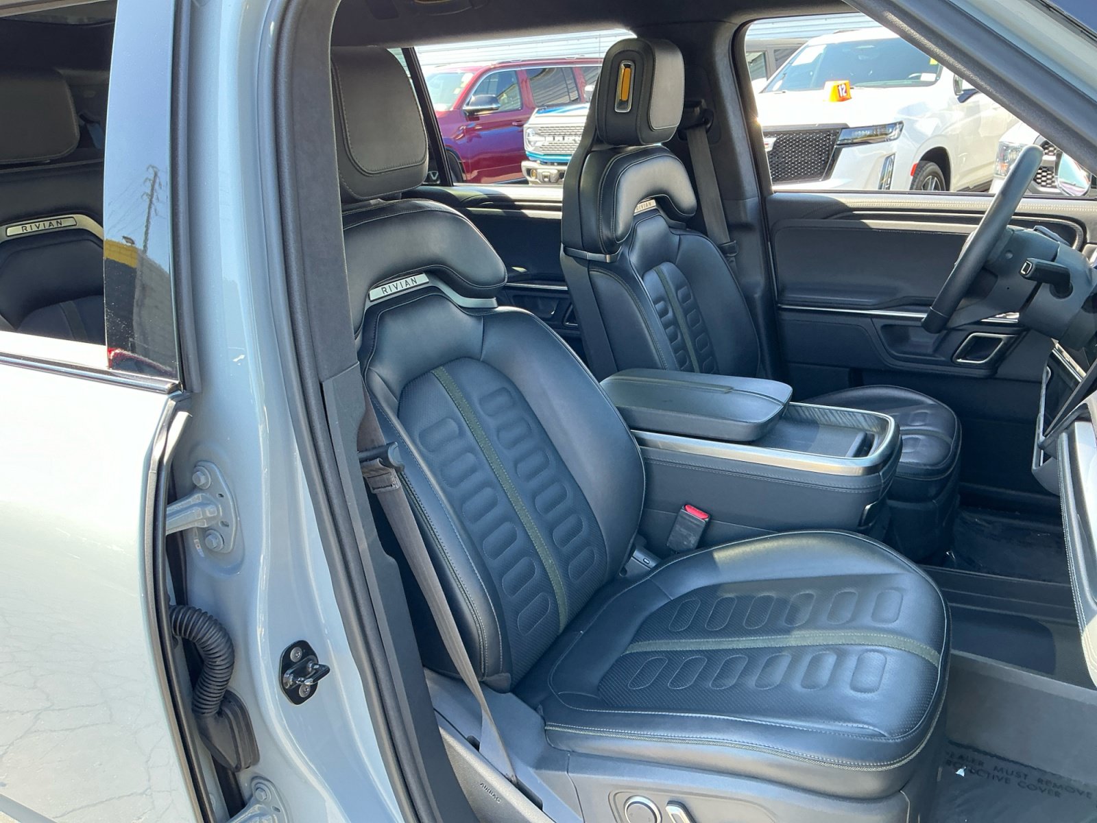Used 2024 Rivian R1S Adventure Dual AWD/4WD image 21