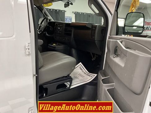Used 2020 Chevrolet Express 2500 w/ Communications Package RWD image 23