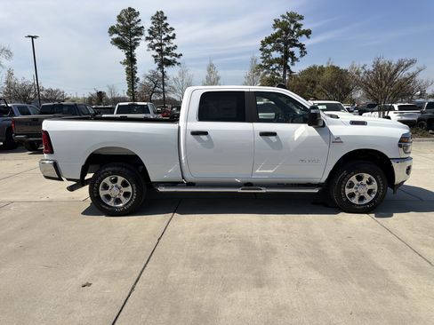 Used 2025 RAM 2500 Big Horn AWD/4WD image 9