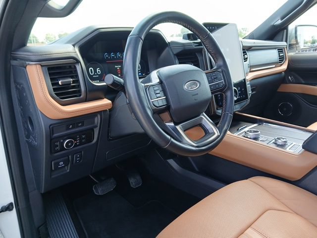 Used 2023 Ford Expedition Platinum AWD/4WD image 17