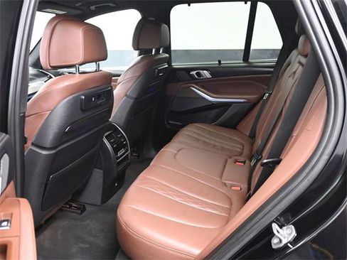 Used 2019 BMW X5 xDrive50i w/ Executive Package image 7