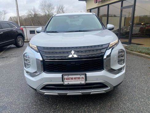 Used 2024 Mitsubishi Outlander AWD image 5