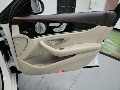 Used 2017 Mercedes-Benz E 300 image 28