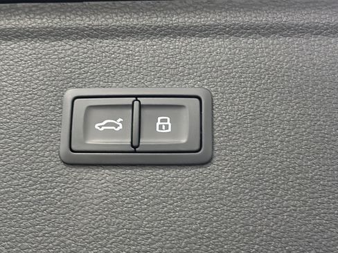 Used 2024 Audi SQ5 Premium w/ Convenience Package AWD/4WD image 29