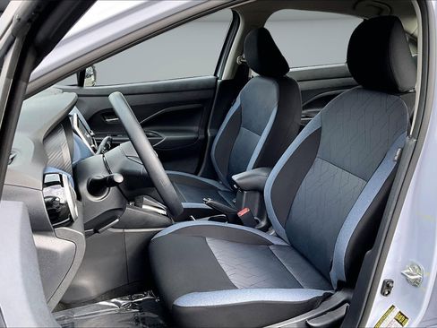 Used 2025 Nissan Versa SV w/ Trunk Package image 11