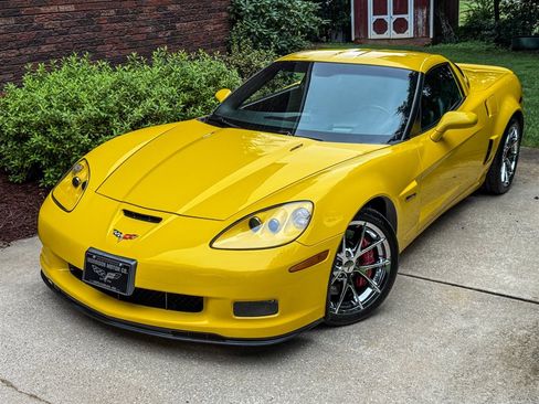Used 2009 Chevrolet Corvette Z06 w/ Preferred Equipment Group RWD image 6