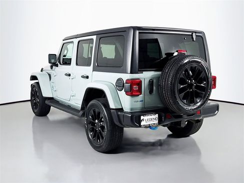 Used 2023 Jeep Wrangler Unlimited Sahara w/ Cold Weather Group image 8