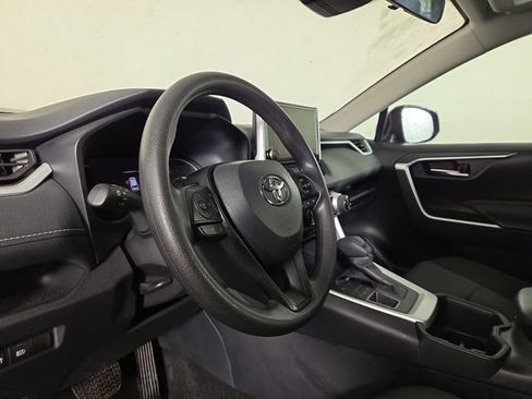 Used 2025 Toyota RAV4 XLE AWD/4WD image 14