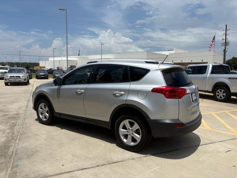 Used 2013 Toyota RAV4 XLE FWD image 6