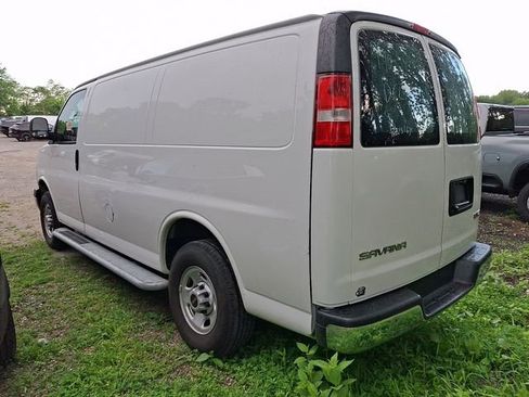 Used 2024 GMC Savana 2500 w/ Driver Convenience Package RWD image 4