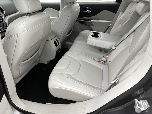 Used 2019 Jeep Cherokee Limited AWD/4WD image 21