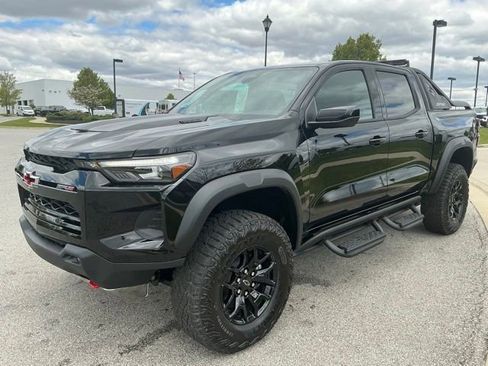 New 2026 Chevrolet Colorado ZR2 w/ Midnight Edition AWD/4WD image 3
