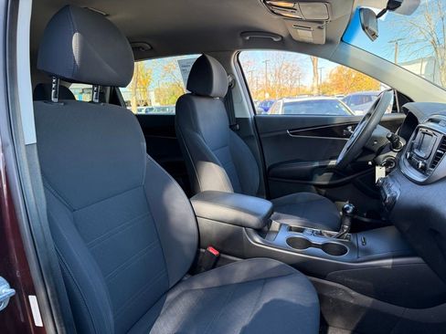 Used 2018 Kia Sorento LX image 20