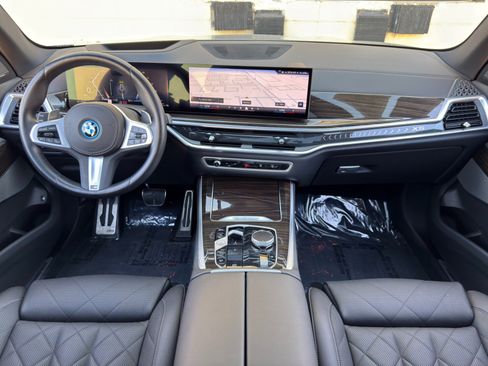 Used 2024 BMW X5 xDrive50e w/ M Sport Package AWD/4WD image 13