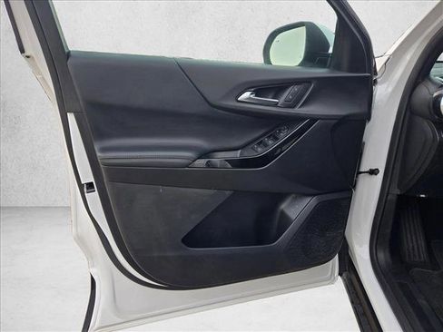 Used 2025 Chevrolet Equinox LT AWD/4WD image 12