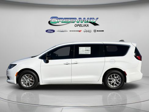 New 2026 Chrysler Voyager LX FWD image 7