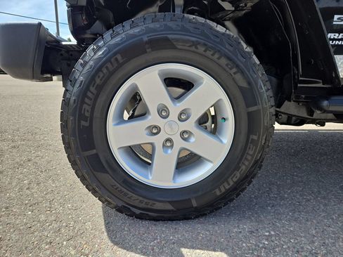 Used 2015 Jeep Wrangler Unlimited Sport w/ Power Convenience Group AWD/4WD image 10