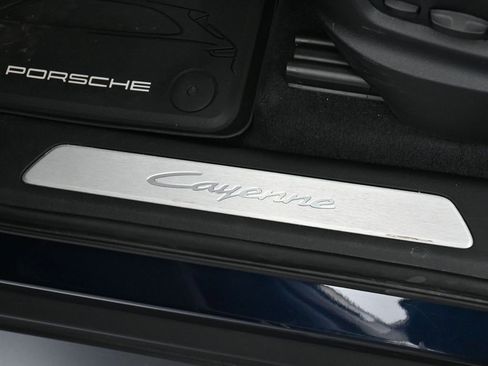 Certified 2024 Porsche Cayenne Coupe image 16
