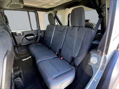 Certified 2025 Jeep Wrangler Unlimited Rubicon w/ Convenience Group AWD/4WD image 19