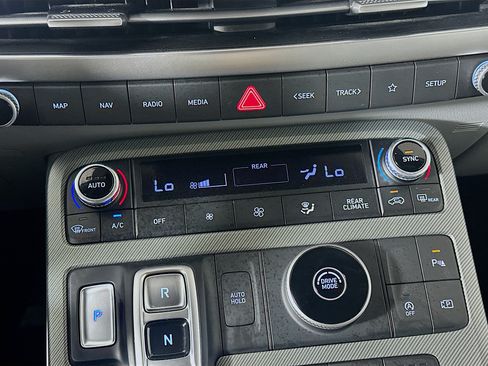 Used 2025 Hyundai Palisade SEL FWD image 24