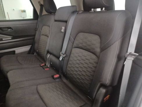 Used 2024 Nissan Pathfinder SV FWD image 12
