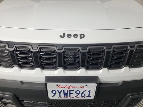 Used 2026 Jeep Cherokee Overland w/ Advanced Pro Tech Group AWD/4WD image 10