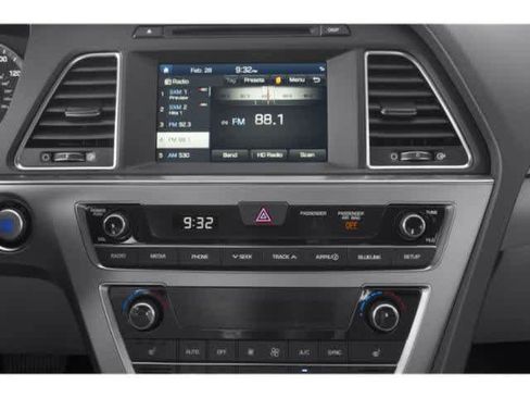 Used 2015 Hyundai Sonata Sport w/ Option Group 04 FWD image 13