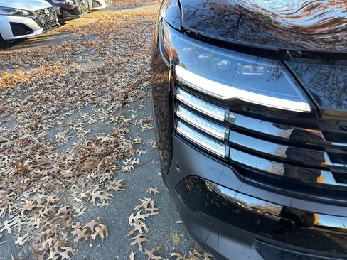 New 2026 Nissan Kicks SR w/ Cold Weather Package image 10