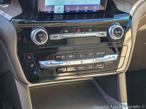 Used 2022 Ford Explorer Platinum image 25