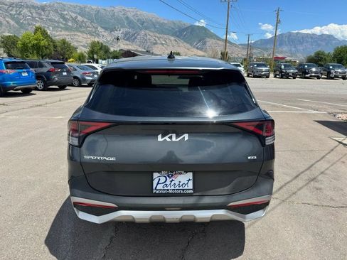 Used 2023 Kia Sportage LX AWD/4WD image 4