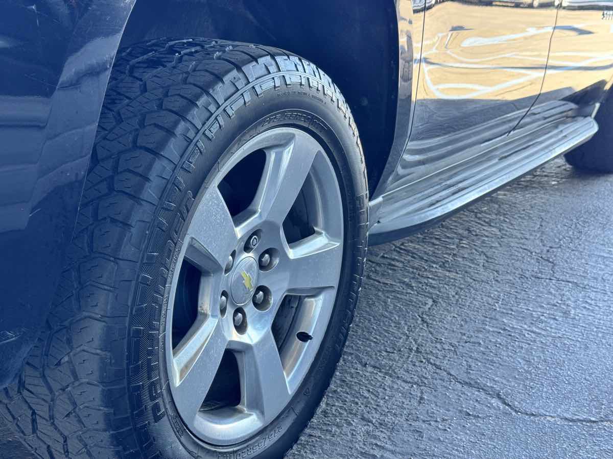 Used 2015 Chevrolet Suburban LT AWD/4WD image 21