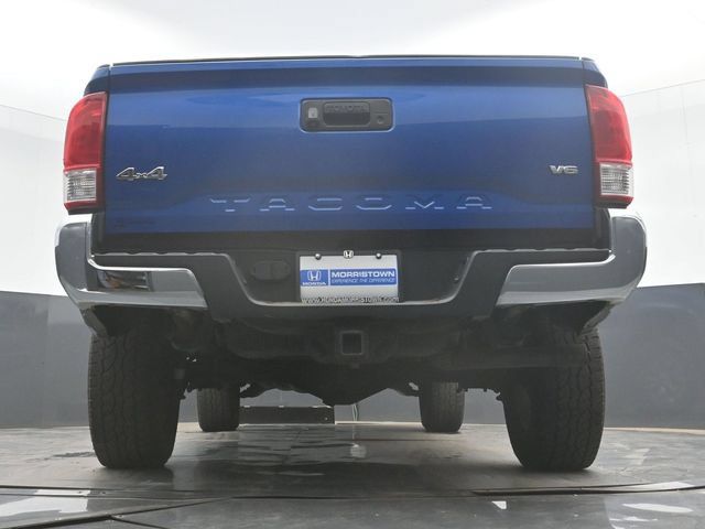 Used 2017 Toyota Tacoma SR5 w/ Tow Package AWD/4WD image 43