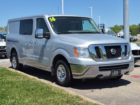 Used 2016 Nissan NV 2500 SL w/ Technology Package RWD image 2