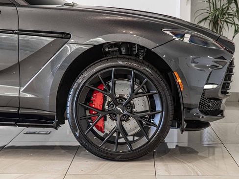 New 2026 Aston Martin DBX 707 image 10