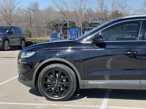 Used 2022 Lincoln Nautilus Reserve w/ Monochromatic Package image 5