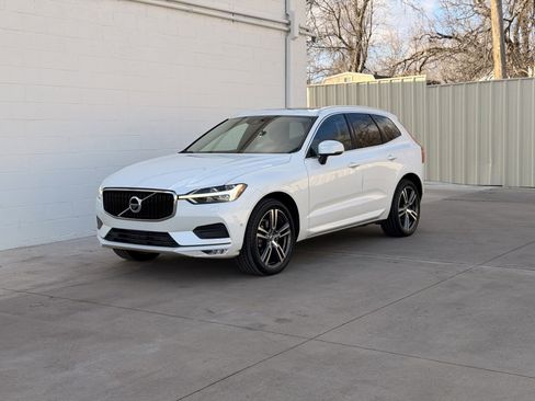 Used 2019 Volvo XC60 T5 Momentum w/ Multimedia Package image 8
