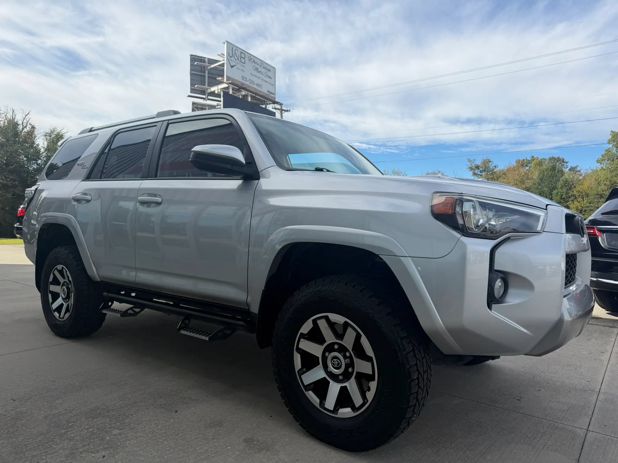 Used 2018 Toyota 4Runner TRD Off-Road AWD/4WD image 5