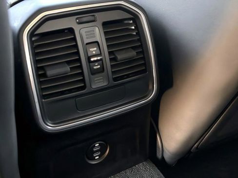 Used 2021 Porsche Macan S image 14