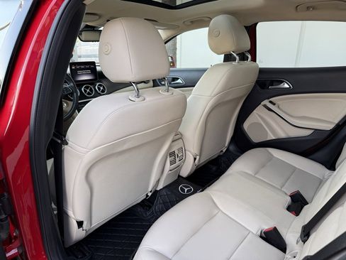 Used 2019 Mercedes-Benz GLA 250 image 25