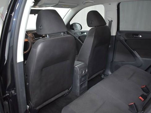 Used 2017 Volkswagen Tiguan Limited FWD image 23