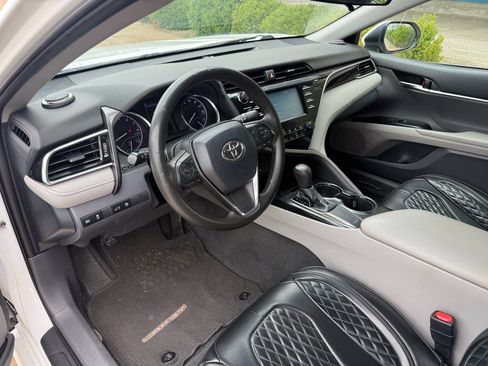 Used 2018 Toyota Camry LE FWD image 10