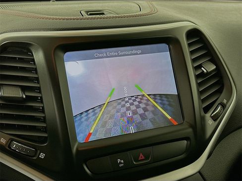 Used 2018 Jeep Cherokee Trailhawk w/ Quick Order Package 27L image 17