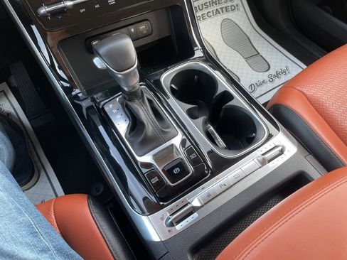 Used 2024 Kia Carnival SX Prestige image 13