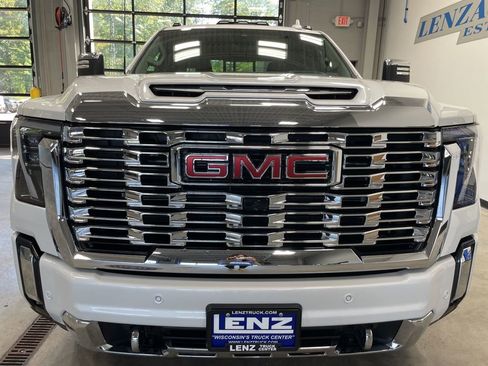 Used 2025 GMC Sierra 2500 Denali w/ Denali Reserve Package AWD/4WD image 3