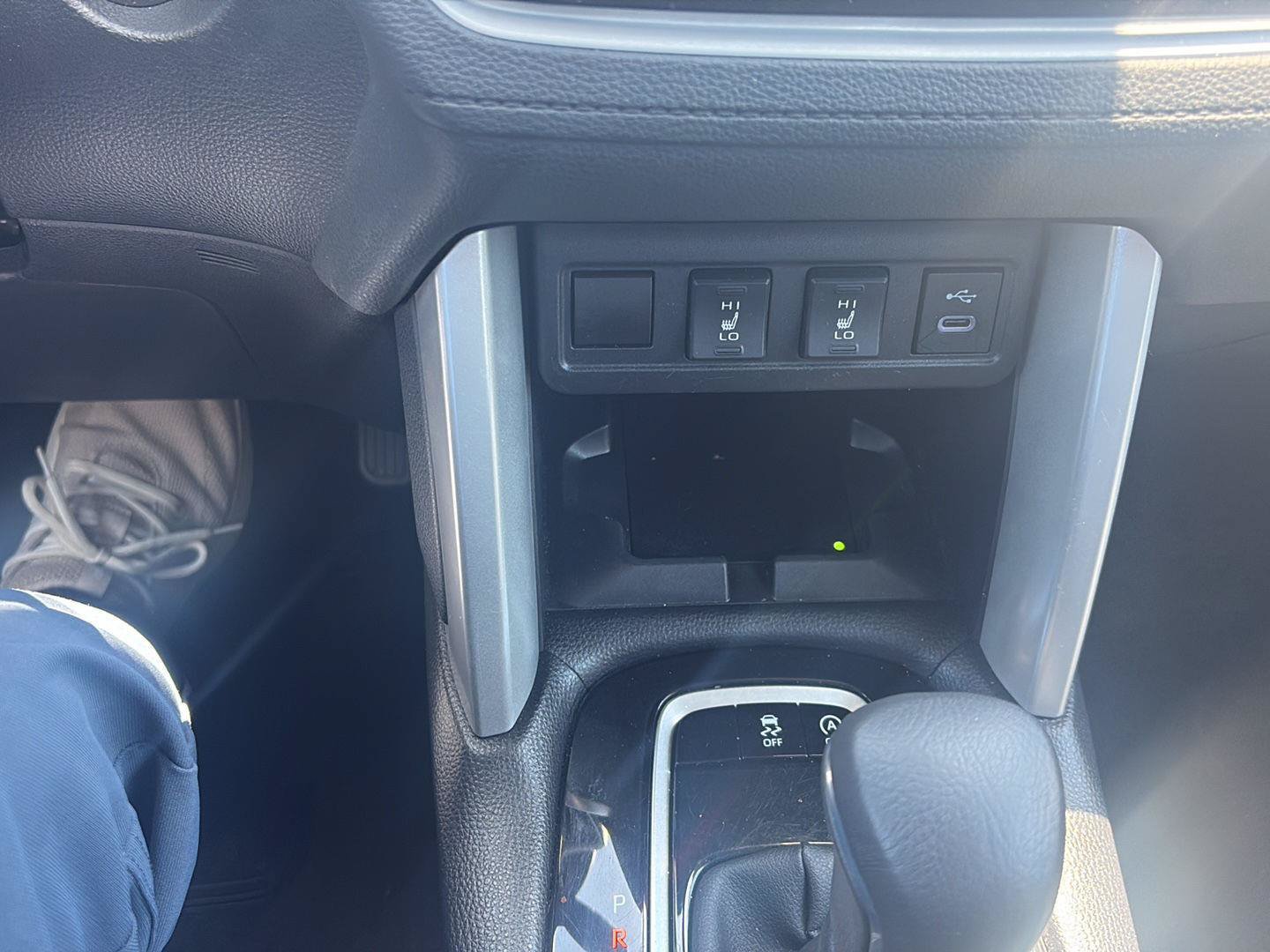 Used 2025 Toyota Corolla Cross XLE AWD/4WD image 19
