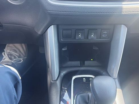 Used 2025 Toyota Corolla Cross XLE AWD/4WD image 19