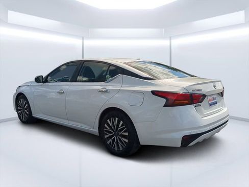 Used 2025 Nissan Altima 2.5 SV image 5