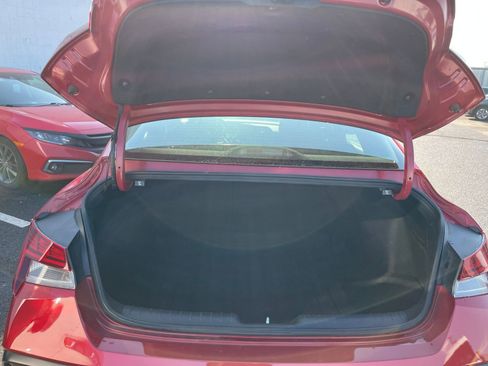 Used 2025 Hyundai Elantra SEL image 30