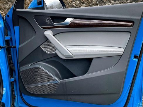 Used 2020 Audi Q5 e Premium Plus w/ Premium Plus Package image 22